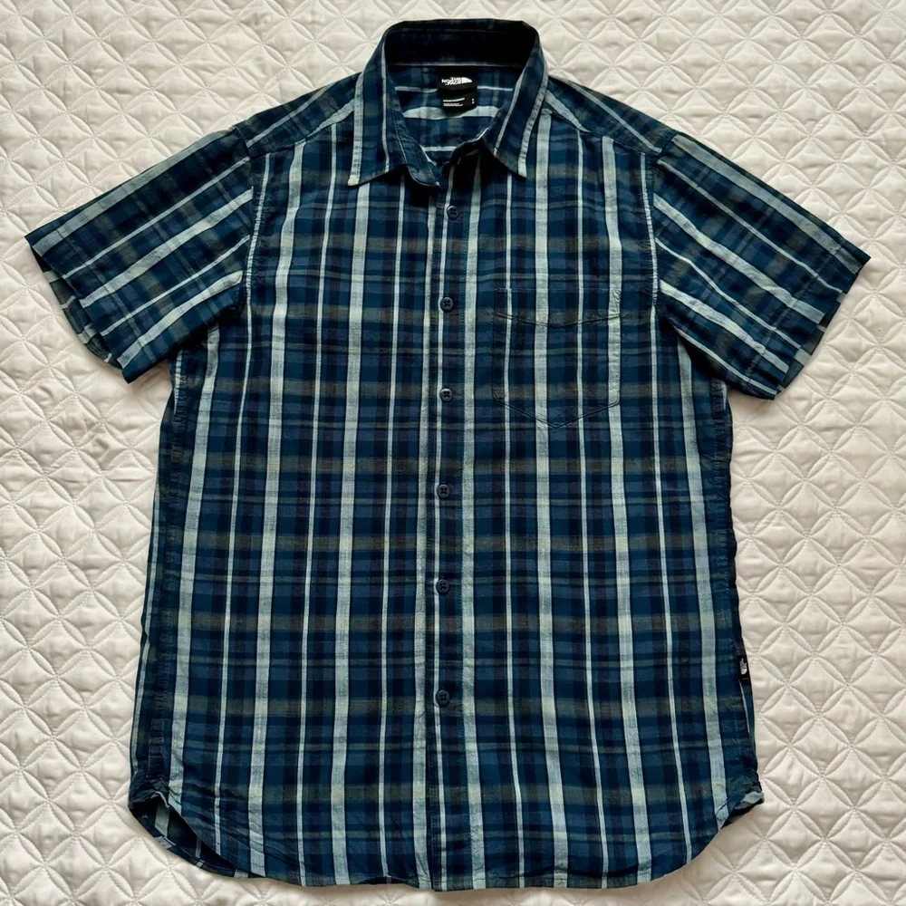 The North Face Blue Plaid Casual Button Down Short Sleeve Shirt Size S